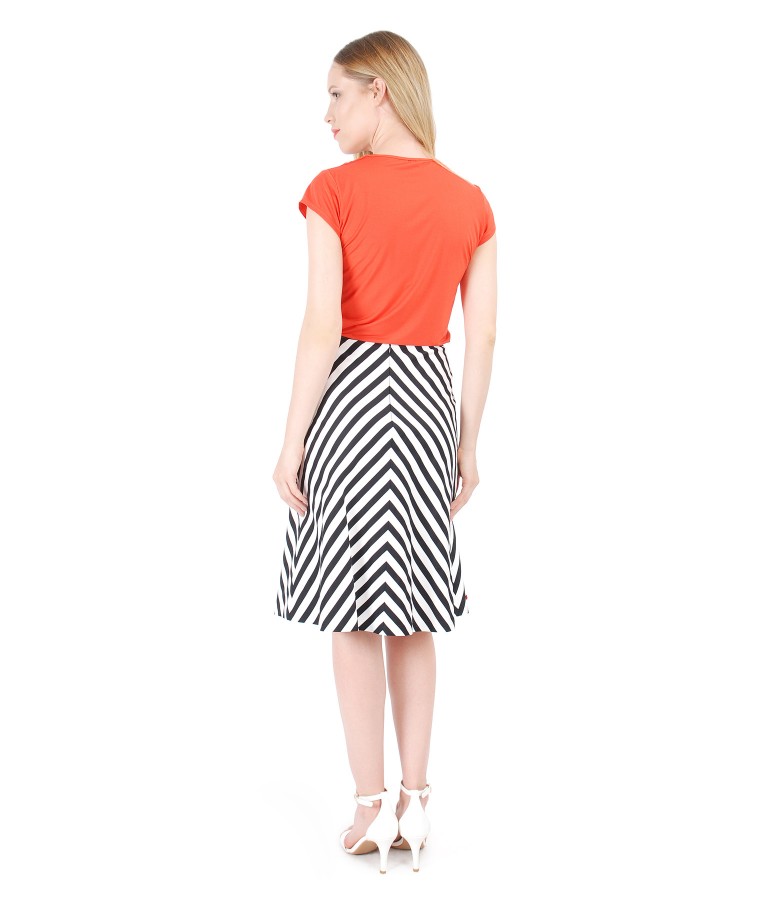 Elastic cotton with stripes skirt with uni jersey blouse