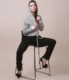 Wide pants with elastic waist with crystals