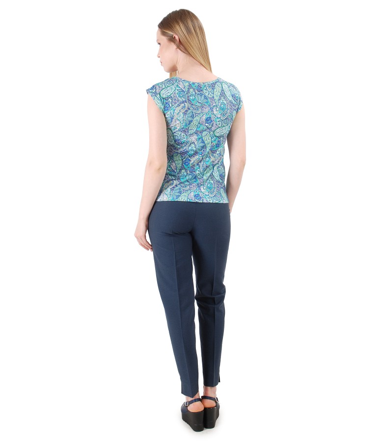 Elegant outfit with viscose pants and printed jersey blouse