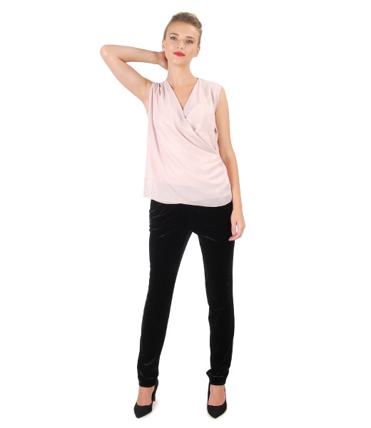 Elastic velvet pants with blouse made of pearly material