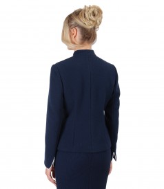 Elegant jacket with accessory brooch