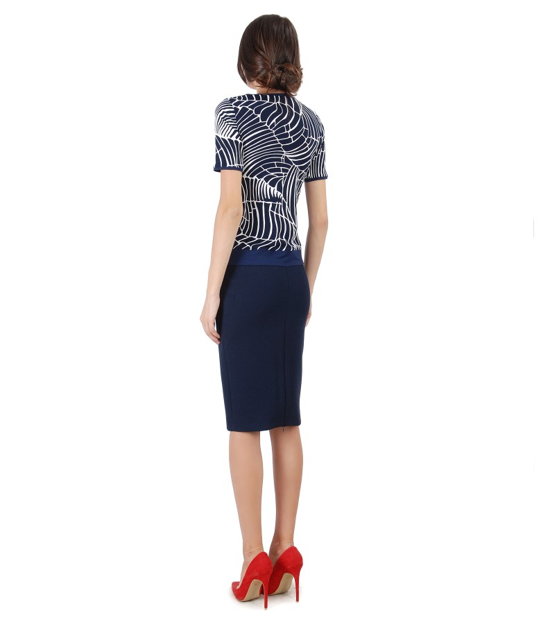 Tapered skirt and jersey blouse with print