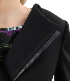 Coat made of thick elastic fabric with cord
