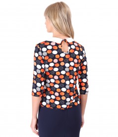 Blouse with round collar and inserts of crystals