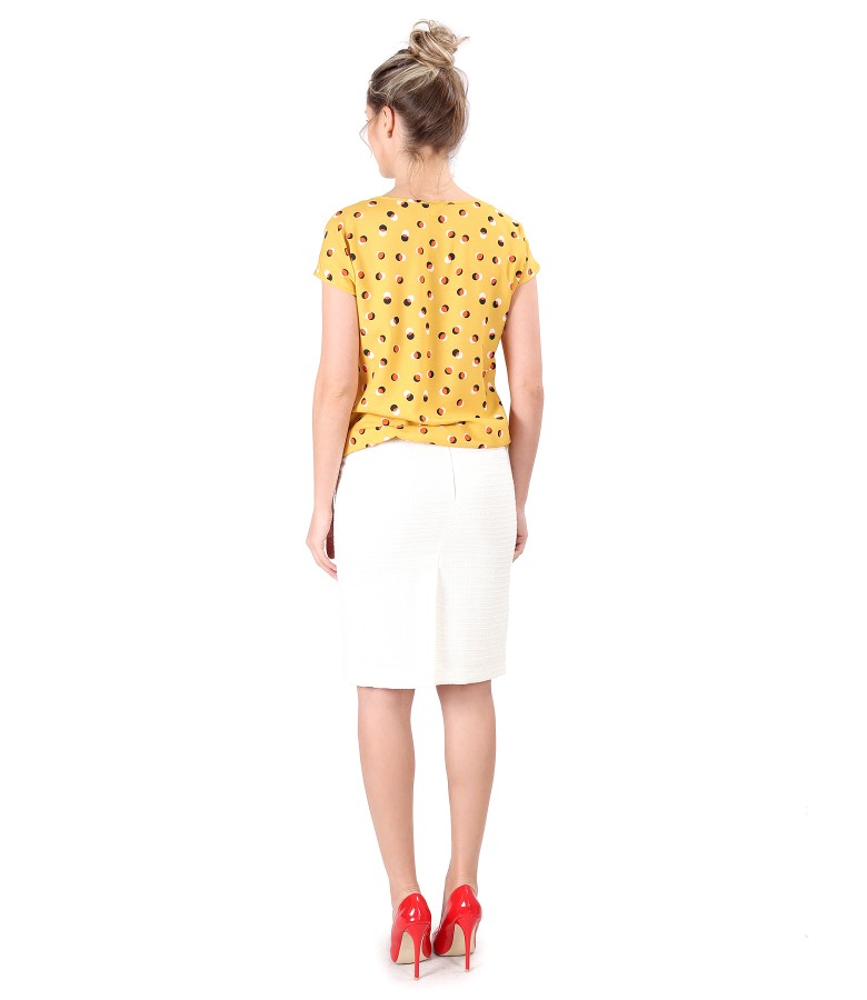 Elegant outfit with viscose blouse with dots and tapered skirt