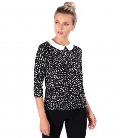 Blouse with round collar and inserts of crystals