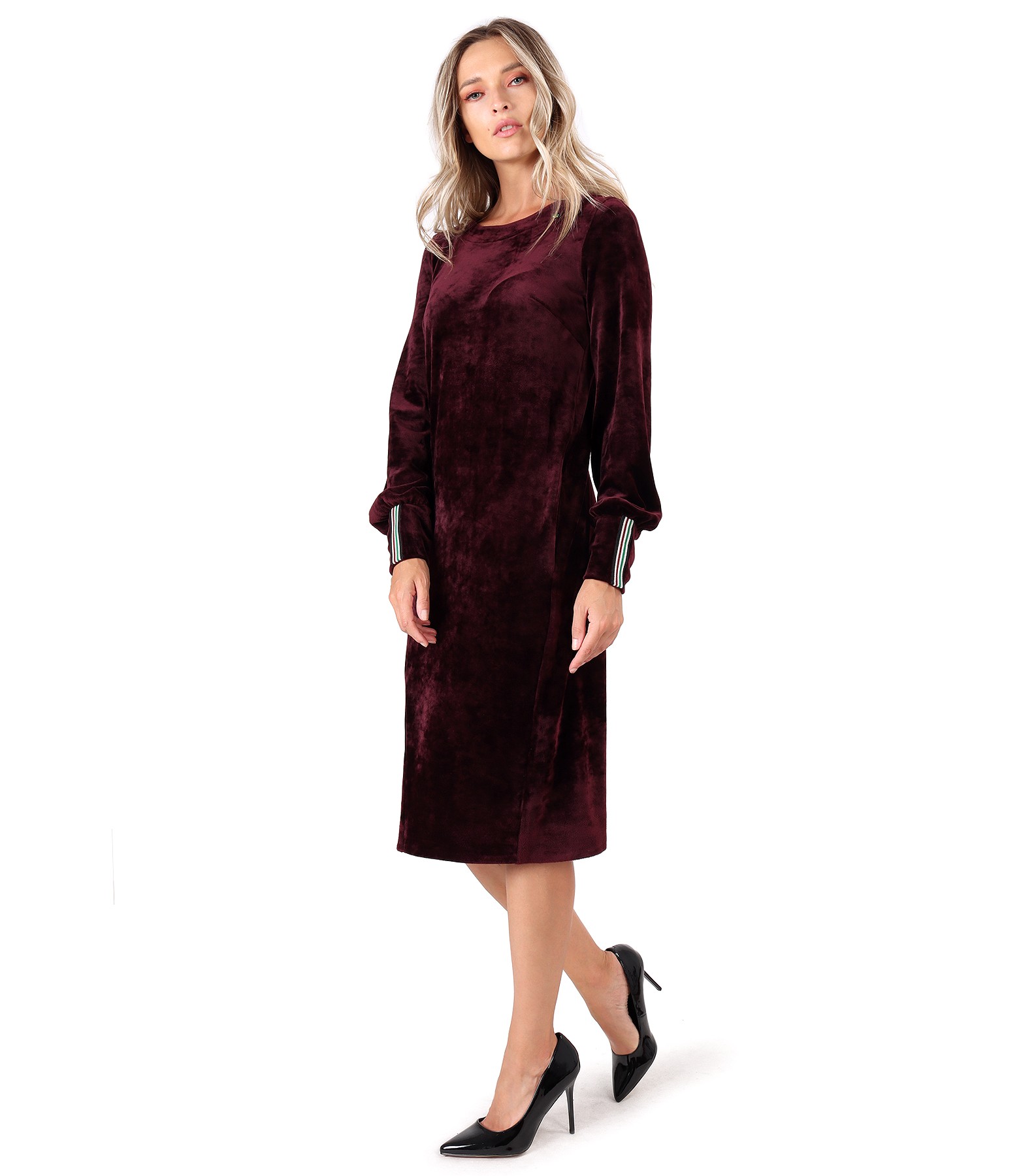 Velvet dress with elastic lining on the cuffs red - YOKKO