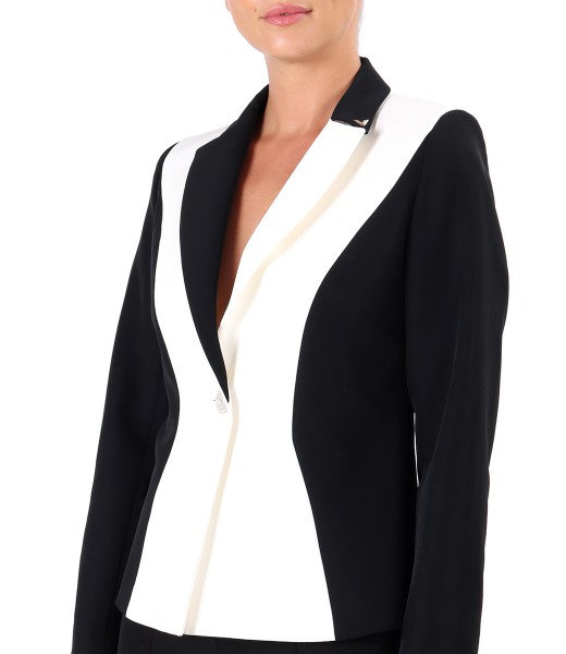 Elastic fabric jacket in two colors