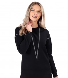 Blouse made of thick cotton with decorative stitching