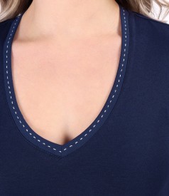 Blouse made of thin elastic jersey with V decolletage