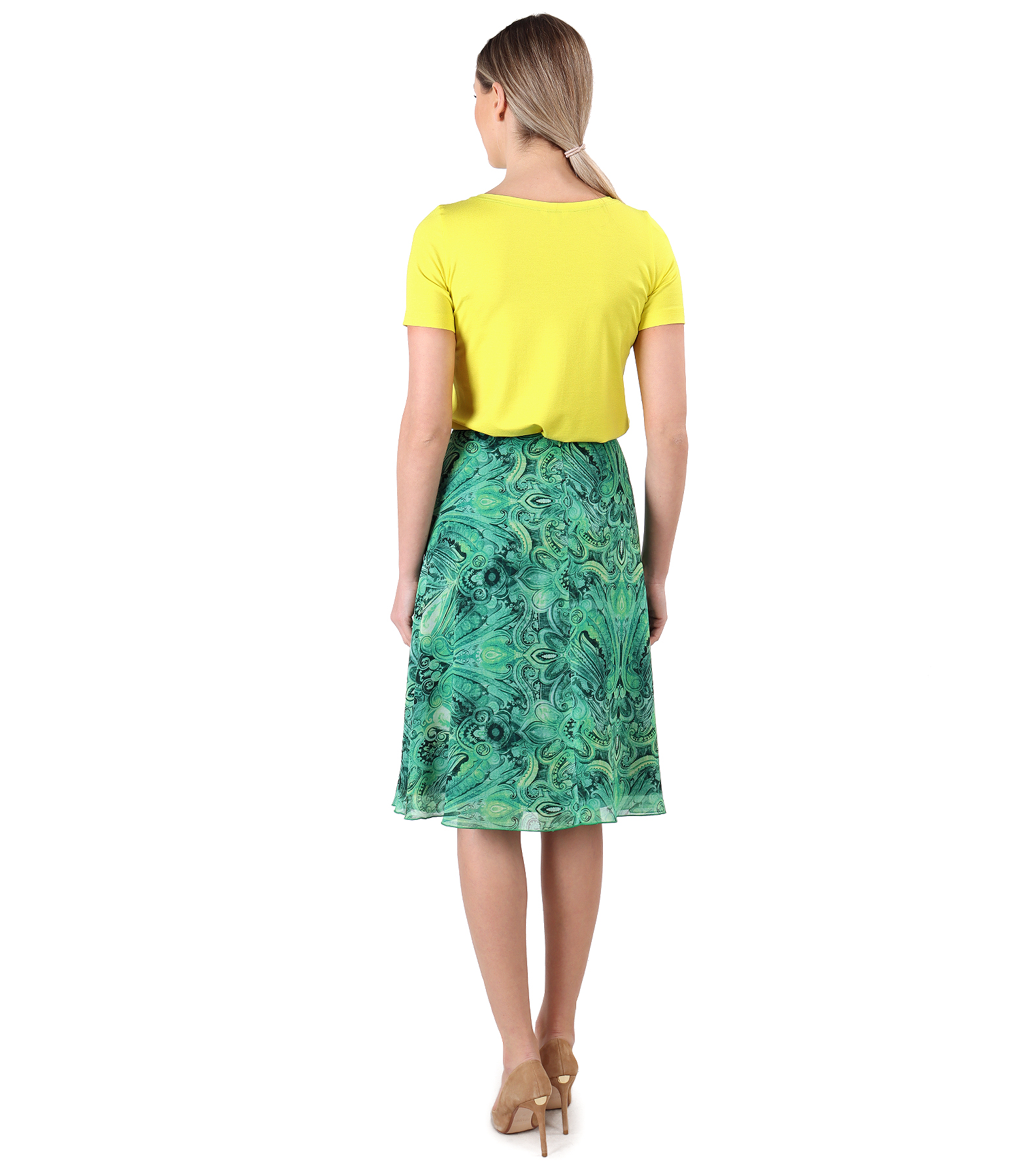 Elegant outfit with flared veil skirt and elastic jersey blouse