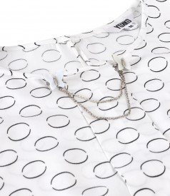 Elegant viscose blouse with brooch at the neckline