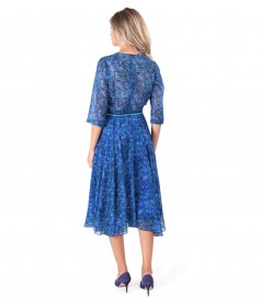 Elegant veil dress printed with floral motifs