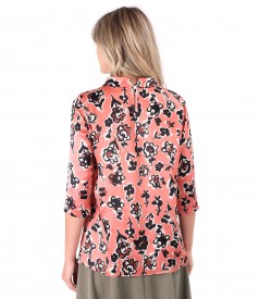 Natural silk blouse printed with floral motifs