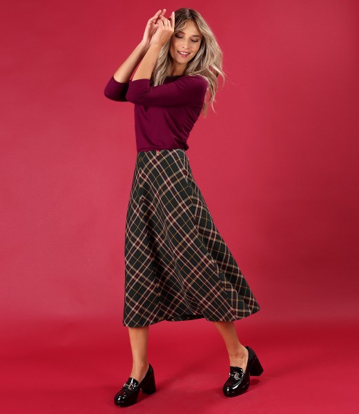 Plaid midi skirt with elastic jersey blouse