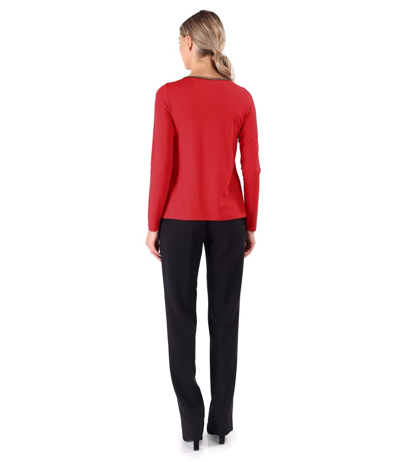 Elegant outfit with elastic jersey blouse and straight pants