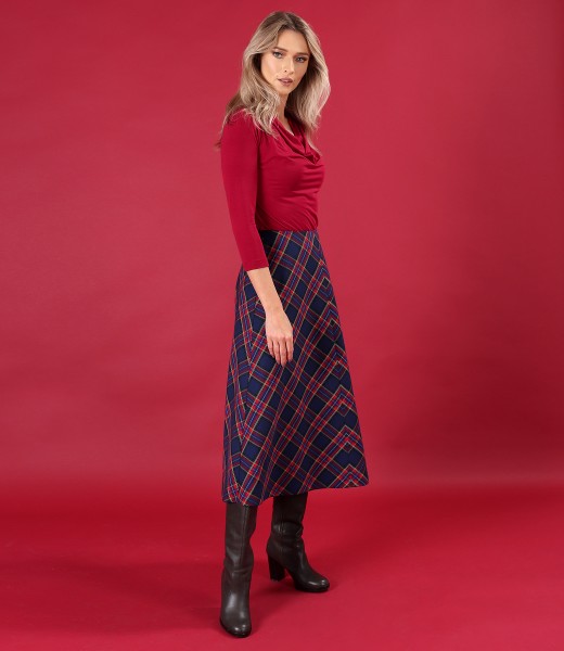 Plaid midi skirt with elastic jersey blouse