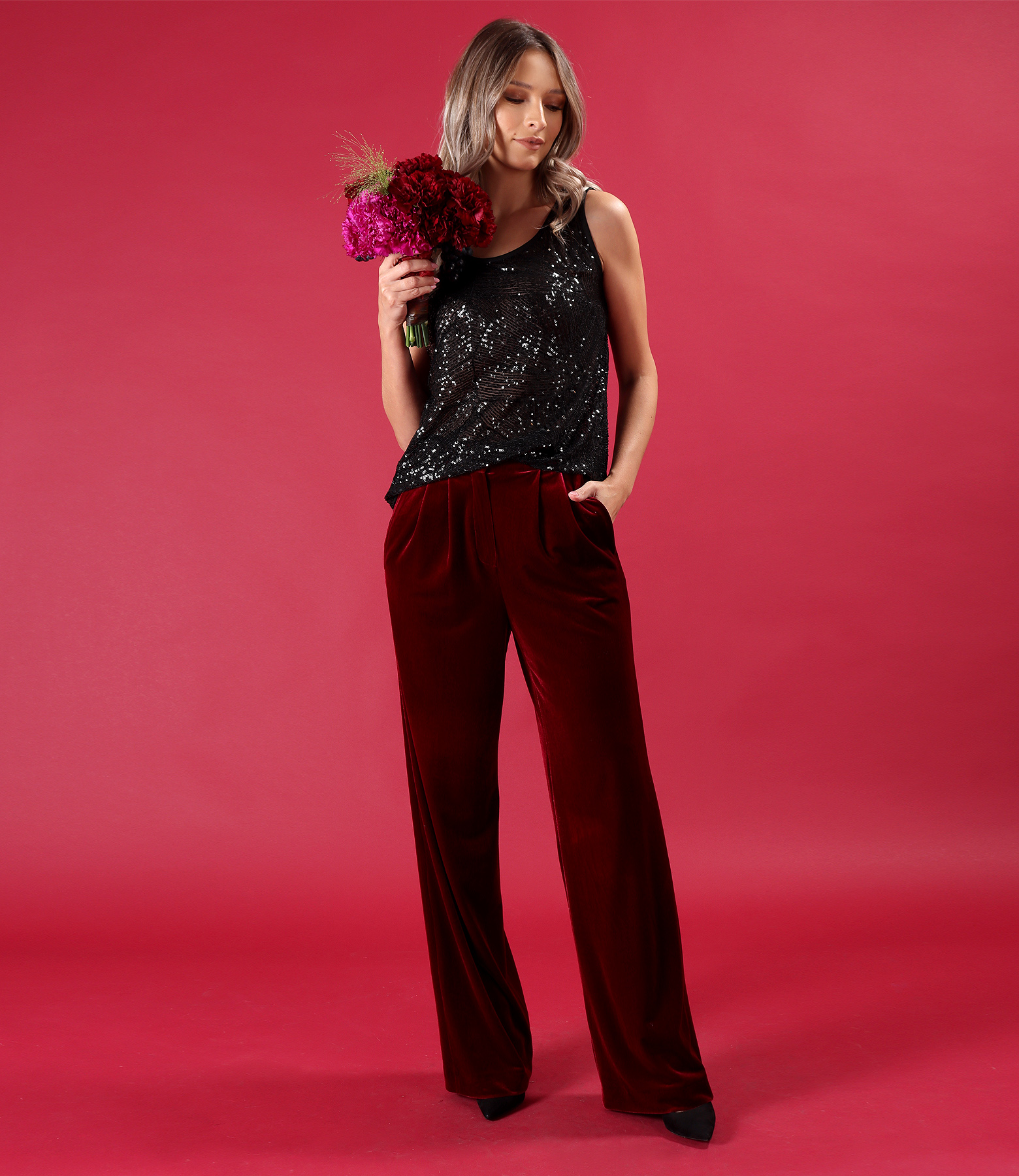 Sleeveless sequin blouse with satin trimming
