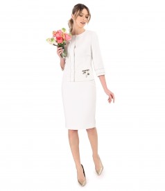 Elegant jacket with removable brooch at the waist