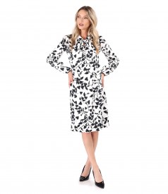 Elegant viscose dress with scarf collar
