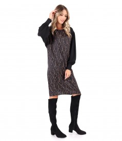 Dress made of elastic viscose fabric with puffed sleeves