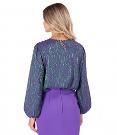 Blouse made of elastic fabric with viscose printed with geometric motifs