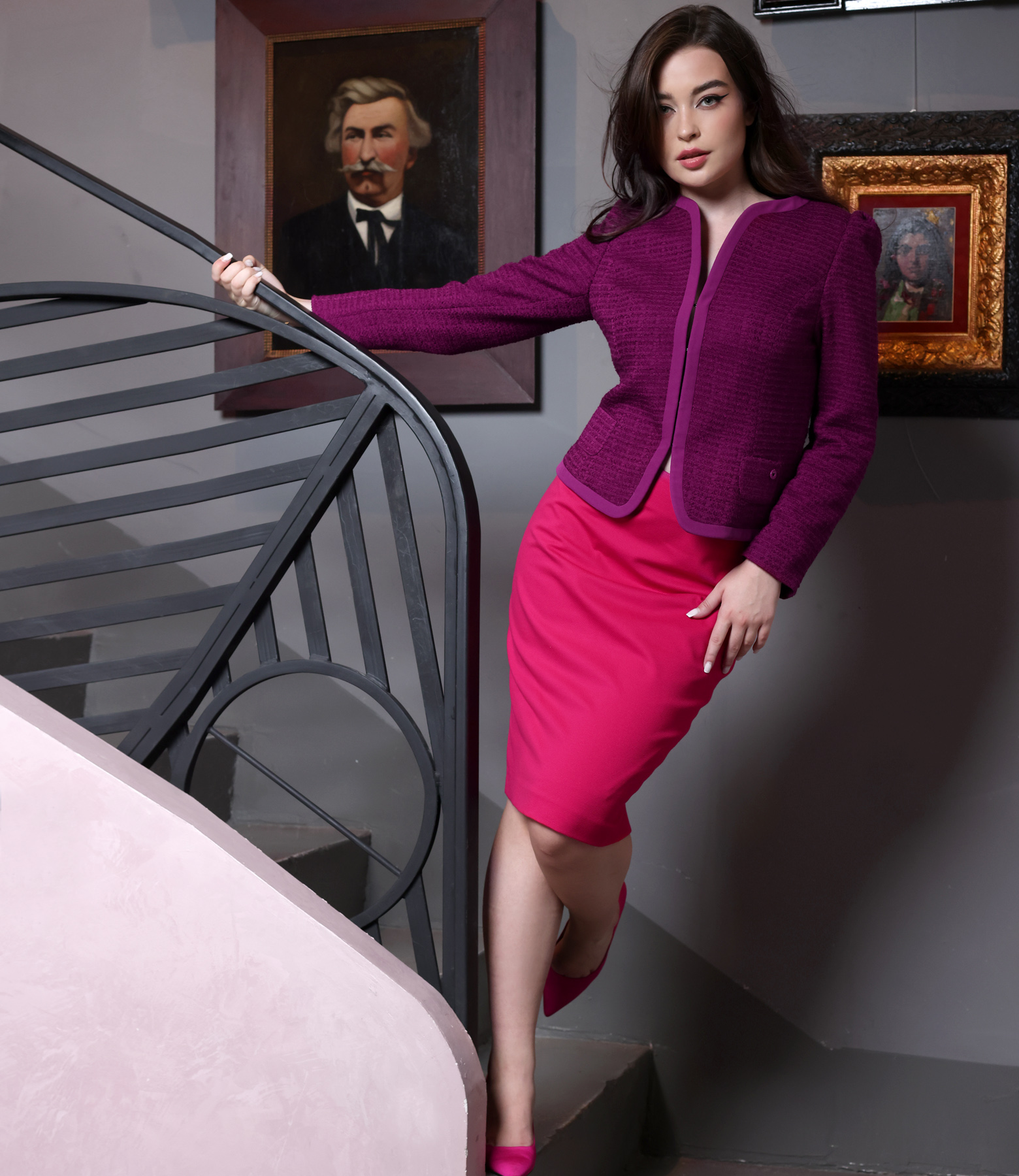 Elegant outfit with viscose and cotton jacket and tapered skirt