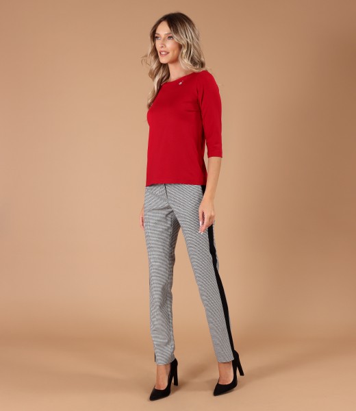 Elastic jersey blouse with ankle pants with contrasting stripe
