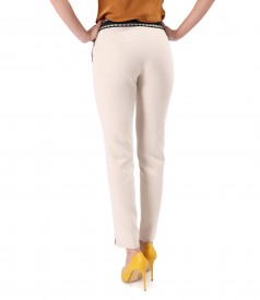 Ankle pants made of elastic fabric