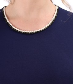 Elegant elastic jersey blouse with wide sleeves