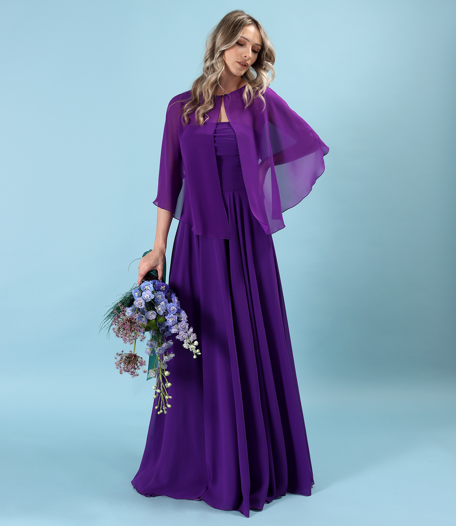 Evening dress with long dress and veil cape