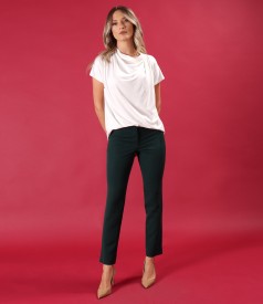 Elegant outfit with ankle pants and a casual blouse made of elastic jersey