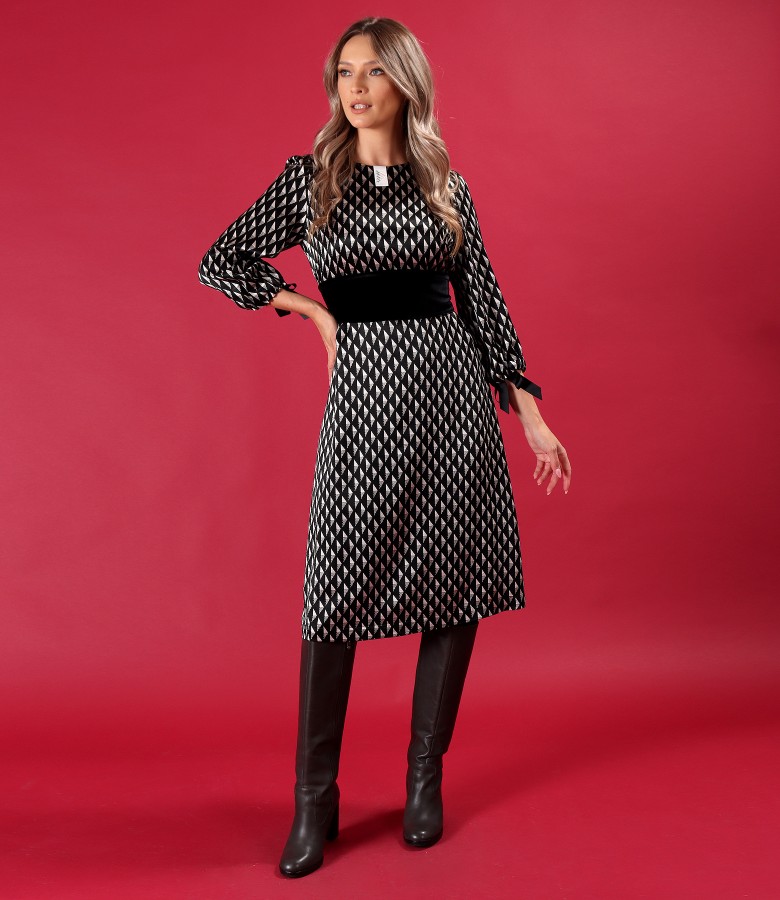 Casual midi dress with black elastic velvet belt