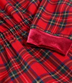 Elegant plaid dress with long sleeves