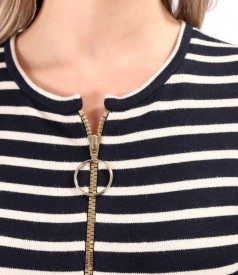 Blouse made of thick elastic jersey with wool and front zipper