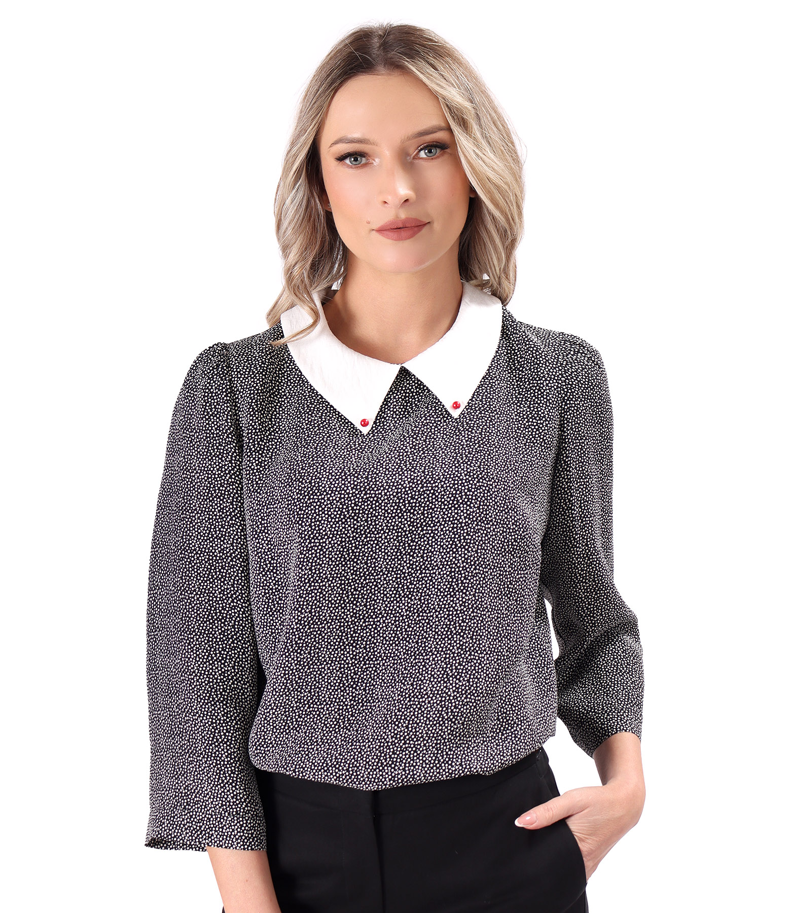 Elegant blouse made of printed viscose