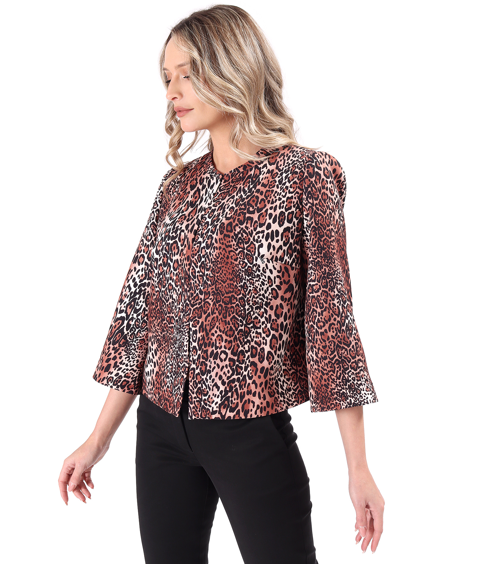 Jacket made of crepe fabric with animal print