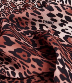 Midi skirt made of crepe fabric with animal print