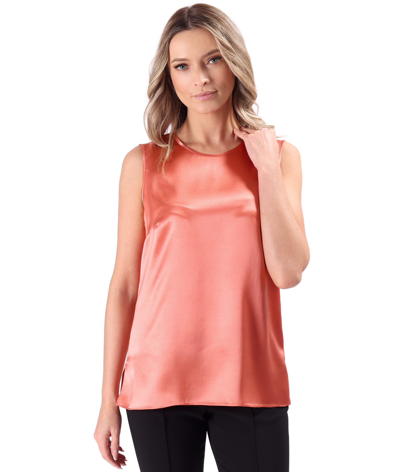 Elegant blouse made of natural silk