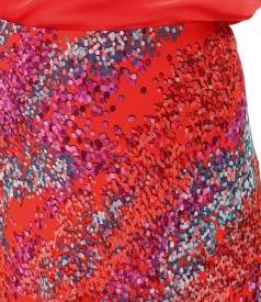 Skirt made of viscose printed with floral motifs