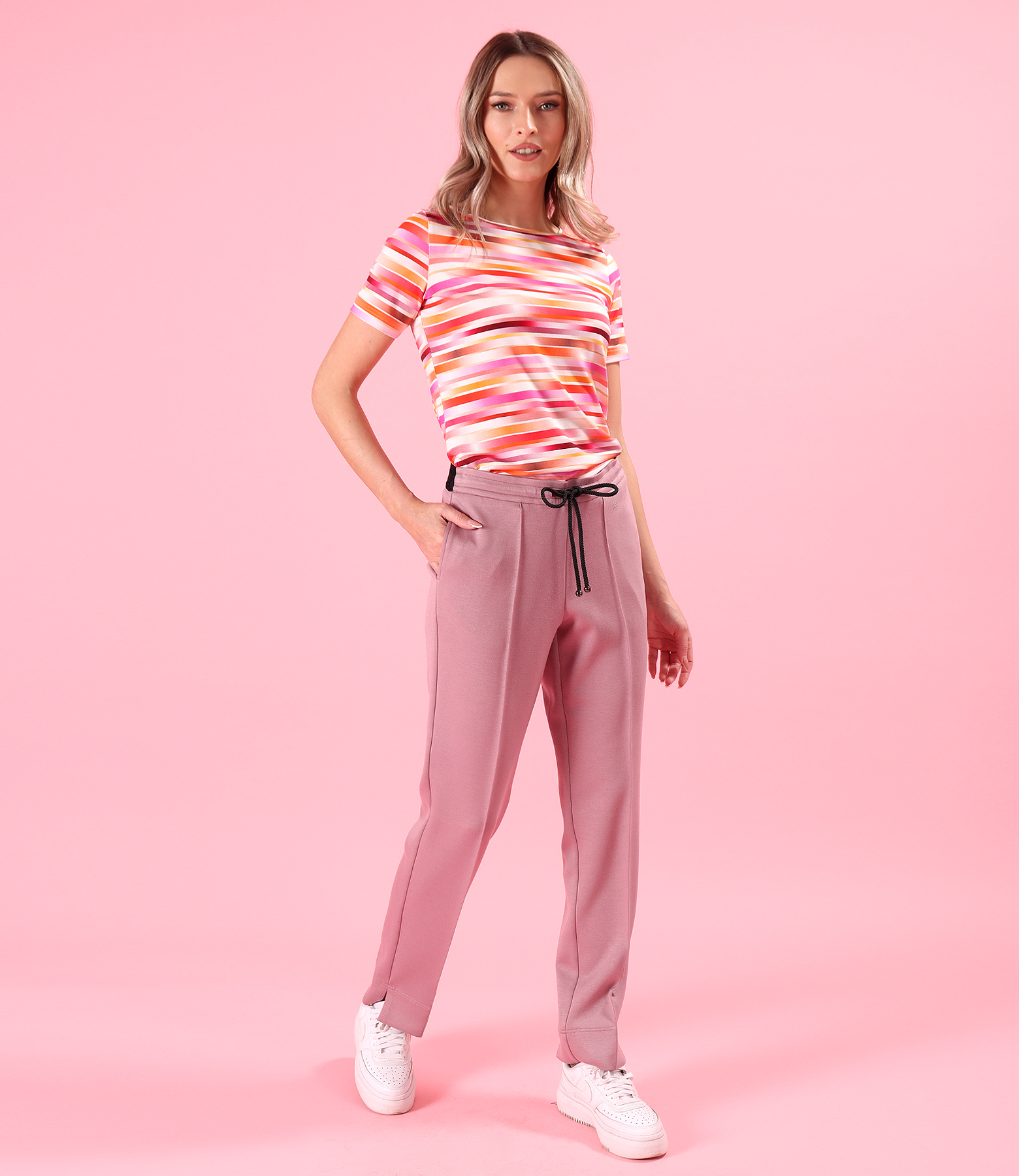 Casual outfit with relaxed-fit pants and striped jersey blouse