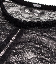 Fine lace bolero with floral motifs