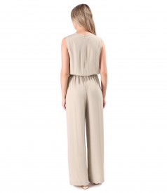 Elegant jumpsuit with decorative chain at the waist