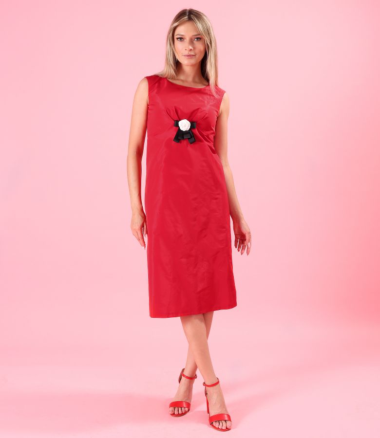 Elegant taffeta dress with detachable brooch at the waist