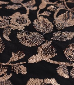 Midi dress with a bodice and wide sleeves made of gold sequins with floral motifs