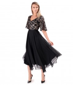 Midi dress with a bodice and wide sleeves made of gold sequins with floral motifs