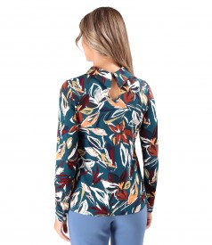 Elegant blouse made of elastic jersey printed with floral motifs