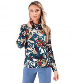 Elegant blouse made of elastic jersey printed with floral motifs