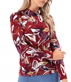 Elegant blouse made of elastic jersey printed with floral motifs