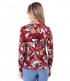 Elegant blouse made of elastic jersey printed with floral motifs